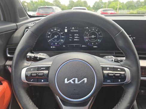 Used 2025 Kia Sportage SX FWD image 10