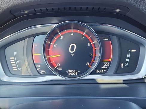 Used 2017 Volvo V60 T5 Premier w/ Convenience Package image 16