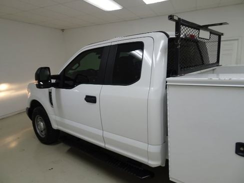 Used 2019 Ford F250 XL w/ Power Equipment Group image 17