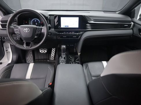 Used 2025 Toyota Camry SE FWD image 21