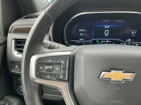 Used 2024 Chevrolet Suburban LT w/ Luxury Package AWD/4WD image 9