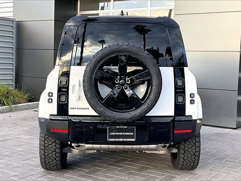 New 2026 Land Rover Defender 110 S image 4