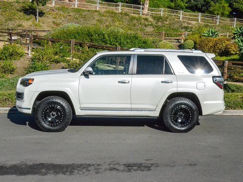 Used 2015 Toyota 4Runner Limited image 3