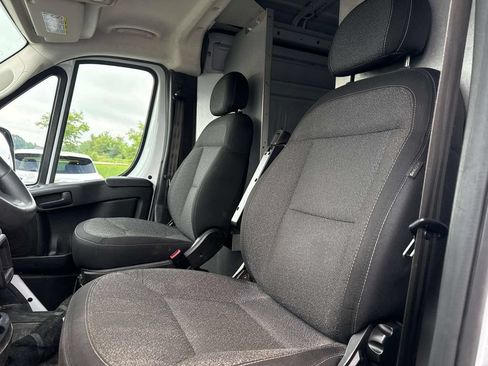 Used 2023 RAM ProMaster 2500 w/ Convenience Group FWD image 16