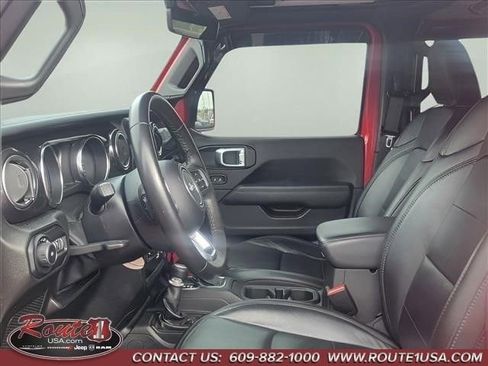 Used 2022 Jeep Wrangler Unlimited Sahara AWD/4WD image 9