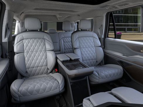 New 2026 Lincoln Navigator L Black Label AWD/4WD image 11