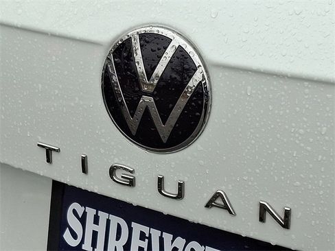 Used 2024 Volkswagen Tiguan SE R-Line image 30