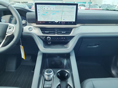 New 2026 Ford Explorer Active w/ Active Comfort Package image 13