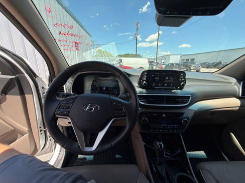 Used 2021 Hyundai Tucson Limited AWD/4WD image 10
