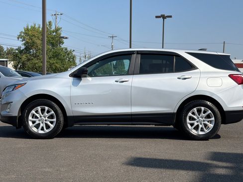 Used 2020 Chevrolet Equinox LS w/ LS Convenience Package AWD/4WD image 8