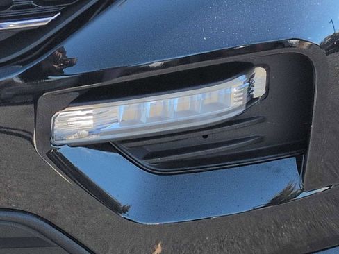 Used 2023 Ford Explorer XLT w/ Equipment Group 202A image 11