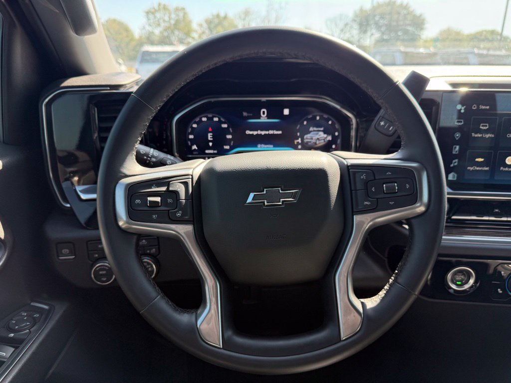 Used 2023 Chevrolet Silverado 1500 RST AWD/4WD image 13