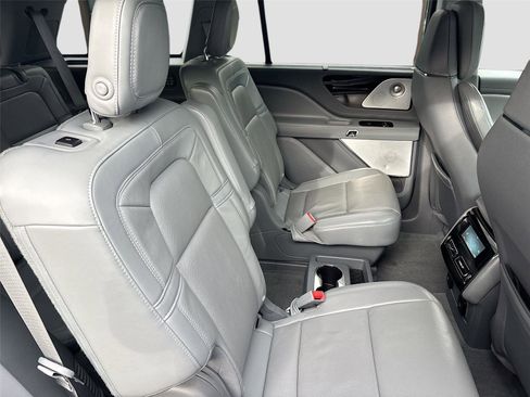 Used 2020 Lincoln Aviator Reserve w/ Equipment Group 202A image 33