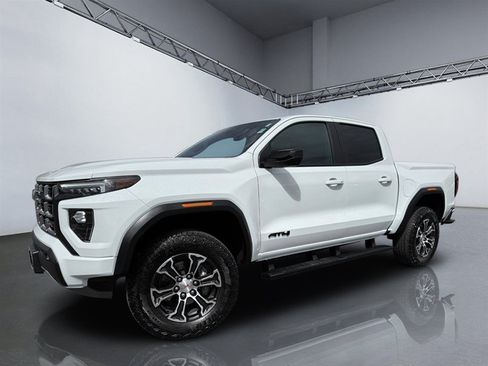 Used 2025 GMC Canyon AT4 AWD/4WD image 24