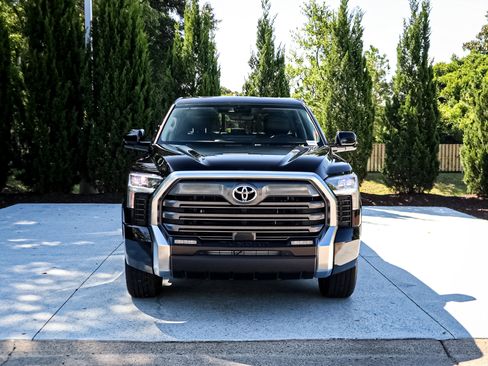 Used 2022 Toyota Tundra Limited AWD/4WD image 3