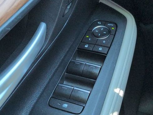 Certified 2024 Toyota Grand Highlander FWD image 24