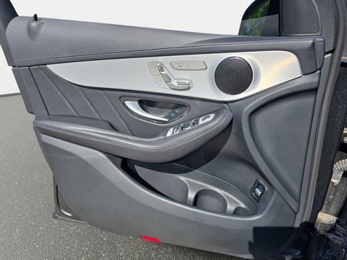 Used 2022 Mercedes-Benz GLC 300 4MATIC Coupe image 26
