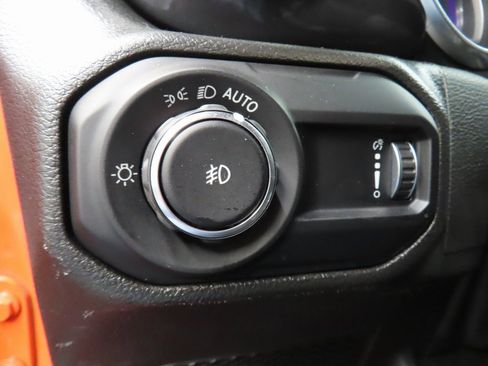 Used 2023 Jeep Wrangler Unlimited Sahara image 46