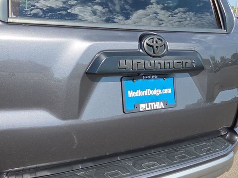 Used 2021 Toyota 4Runner TRD Off-Road AWD/4WD image 15