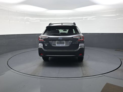 Used 2024 Subaru Outback Premium AWD/4WD image 4