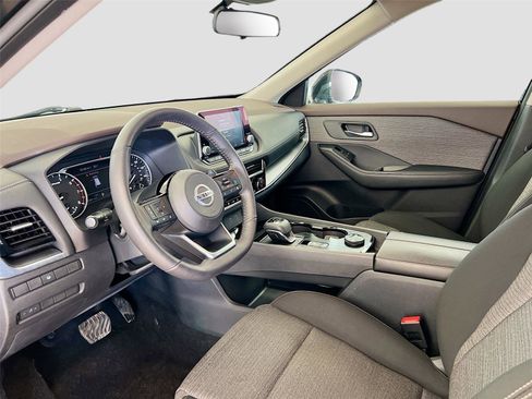 Used 2021 Nissan Rogue SV image 18