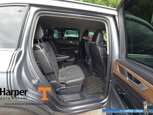 Used 2024 Volkswagen Atlas SE FWD image 23