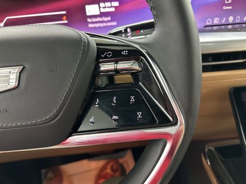 Certified 2025 Cadillac Escalade IQ Sport 2 w/ LPO, ONYX Package image 37