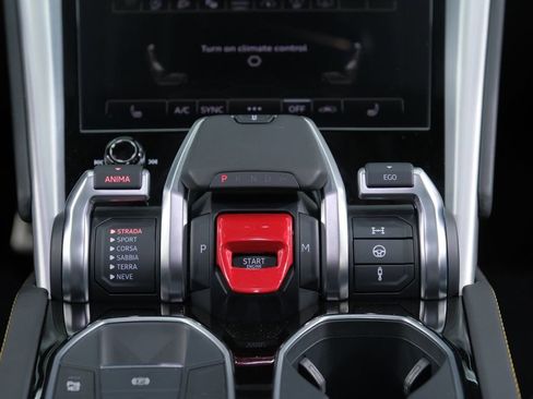 Used 2022 Lamborghini Urus image 70