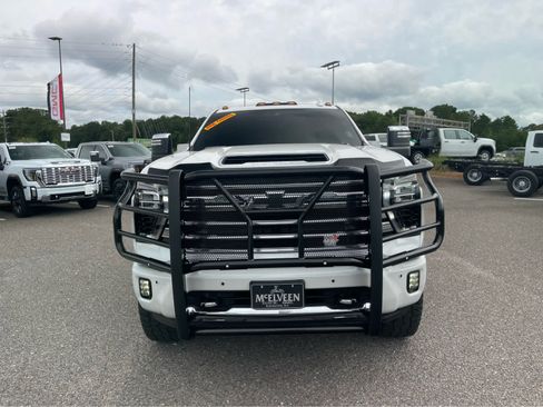 Used 2024 Chevrolet Silverado 2500 High Country w/ High Country Premium Package AWD/4WD image 2