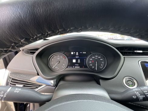 Used 2020 Cadillac XT4 Premium Luxury w/ Technology Package FWD image 11