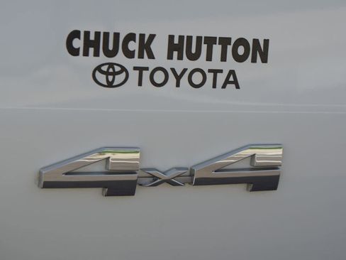 Used 2024 Toyota Tacoma SR5 AWD/4WD image 17