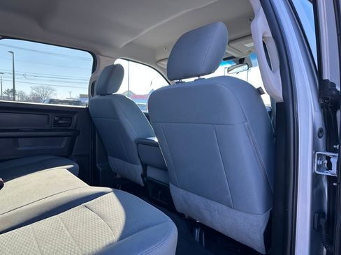 Used 2018 RAM 2500 Tradesman w/ Chrome Appearance Group image 16