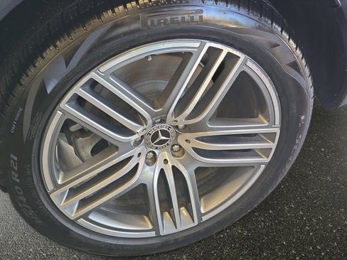 Used 2024 Mercedes-Benz GLS 450 4MATIC image 37