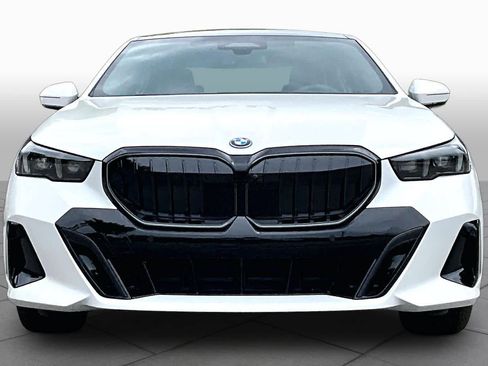 New 2027 BMW 550e xDrive AWD/4WD image 3