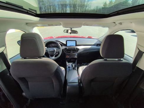 Used 2021 Ford Escape SE w/ SE Sport Appearance Package image 21