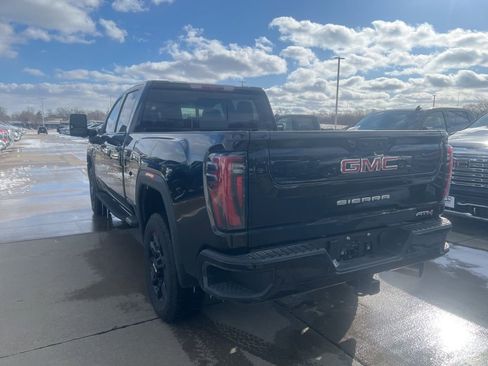 Used 2025 GMC Sierra 2500 AT4 w/ AT4 Premium Plus Package image 5