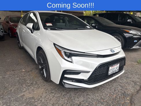 Used 2025 Toyota Corolla SE w/ SE Premium Package FWD image 1