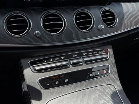 Used 2022 Mercedes-Benz E 350 Sedan image 22