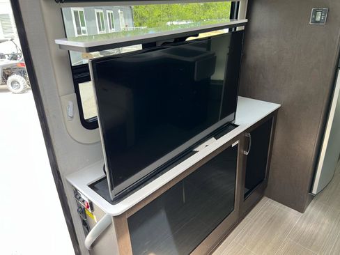 Used 2016 Mercedes-Benz Sprinter 3500 image 22