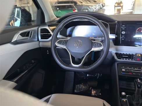 New 2026 Volkswagen Taos SE image 26