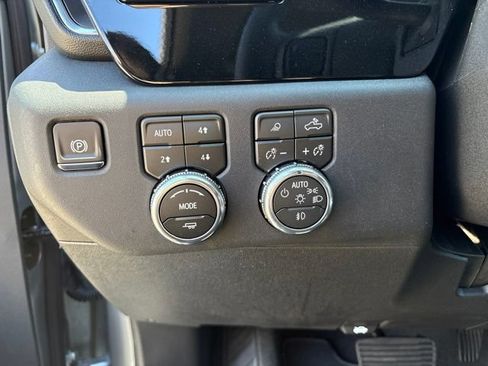 New 2026 GMC Sierra 3500 SLT w/ SLT Convenience Package AWD/4WD image 13