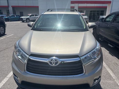 Used 2014 Toyota Highlander Limited FWD image 11