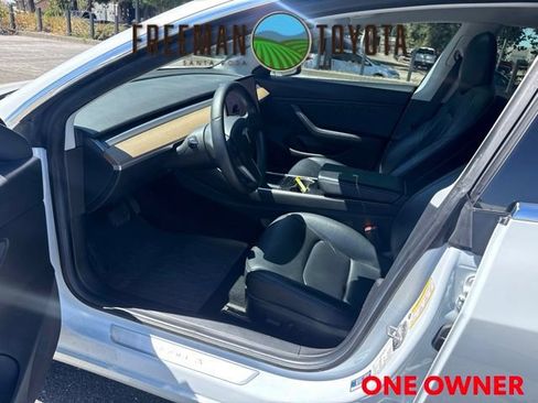 Used 2019 Tesla Model 3 Standard Range Plus RWD image 6