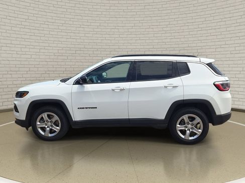 Used 2023 Jeep Compass Latitude AWD/4WD image 8
