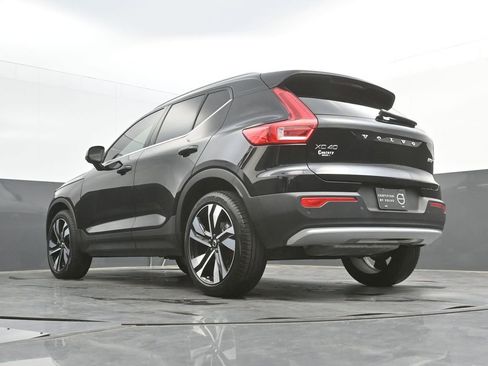 Certified 2024 Volvo XC40 B5 Plus w/ Protection Package Premier AWD/4WD image 32