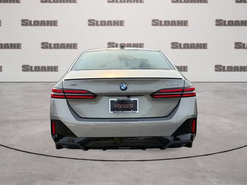 Used 2025 BMW 550e xDrive w/ Executive Package AWD/4WD image 4