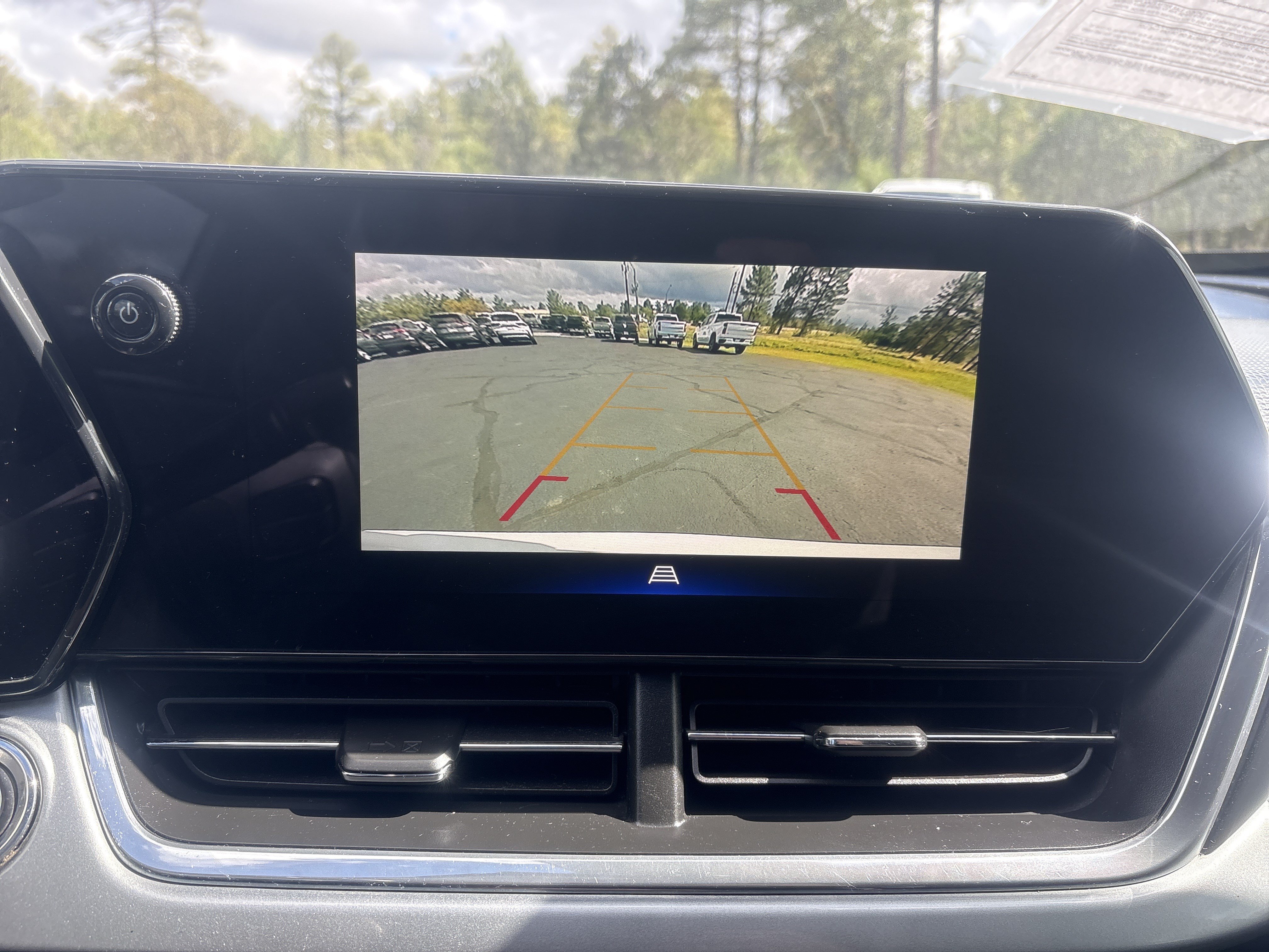 Used 2025 Chevrolet Trax LT w/ Driver Confidence Package FWD image 18