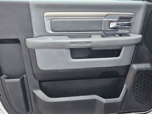 Used 2017 RAM 1500 Classic SLT RWD image 17