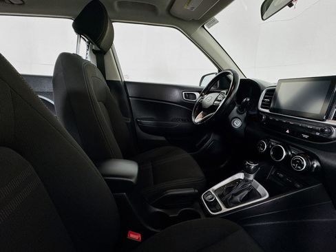 Used 2022 Hyundai Venue SEL image 48