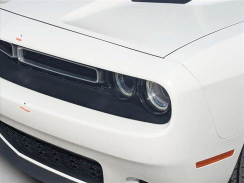 Used 2019 Dodge Challenger SXT image 17